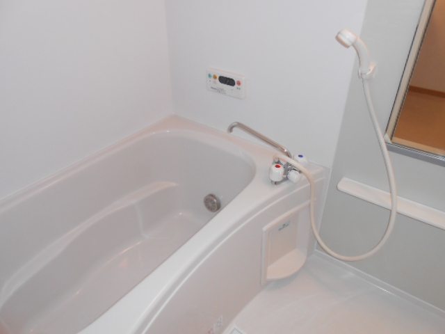 バス・シャワールーム　追焚機能付浴槽完備