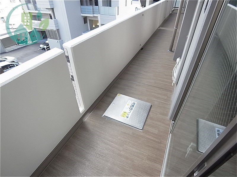 バルコニー　シェリール六甲道(ネット無料、生和コーポレーション)