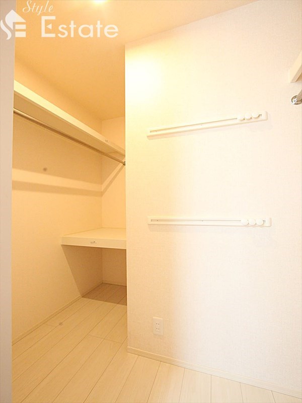 収納　ウォークインクローゼット