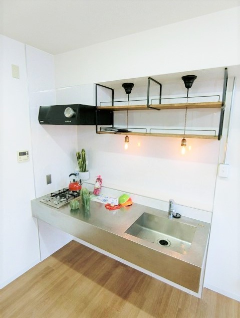 キッチン　2口ガスコンロ付きのキッチンです！2口コンロは複数の調理を同