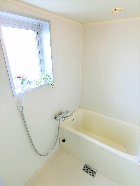 バス・シャワールーム　清潔感のある浴室です♪ゆったりお風呂に浸かって一日の疲れもす