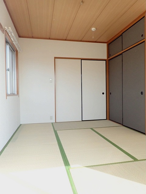 その他部屋・スペース　南西向き和室6帖☆天袋付き押入れがあります！寝具をすっきり収