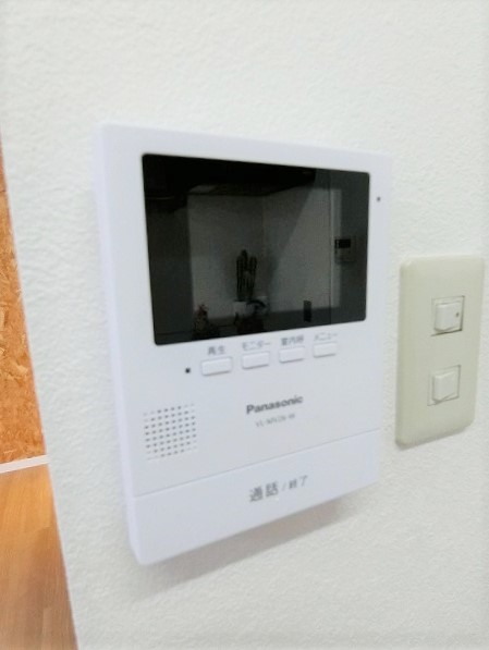 セキュリティ　防犯対策に有効なカメラ付きインターホンです！録画機能が付いて