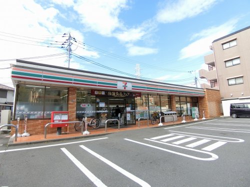 コンビニ　セブンイレブン 横浜荏田南１丁目店（コンビニ）まで372m