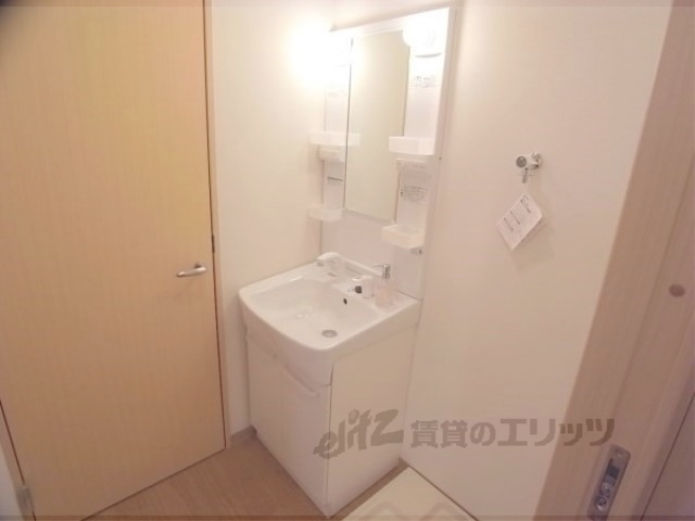 洗面設備　独立洗面台が完備されています。