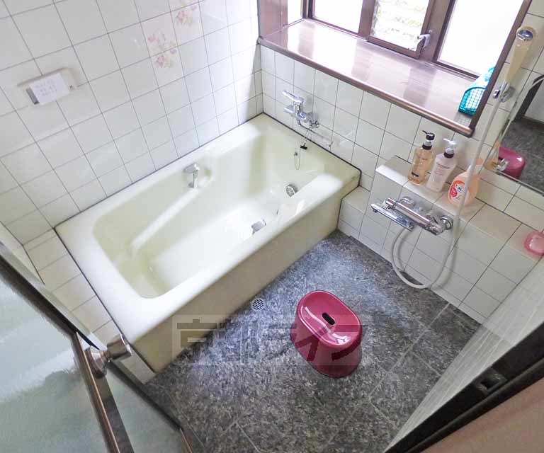 バス・シャワールーム　広々としたお風呂です。