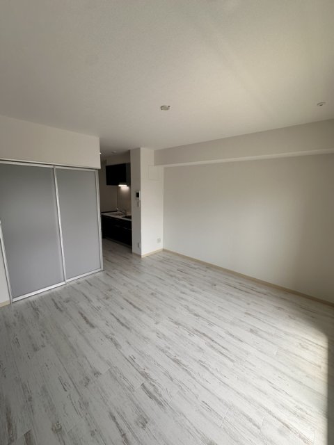 居室・リビング　※３階のお部屋の参考写真、現況優先※