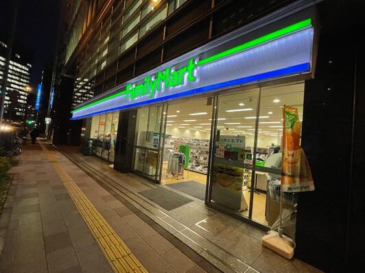 コンビニ　ファミリーマート南山堂第一京浜芝店（コンビニ）まで127m