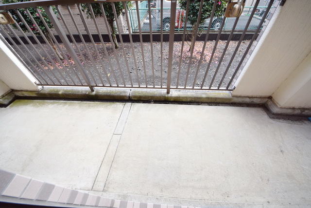 バルコニー　～今日は朝からお洗濯～