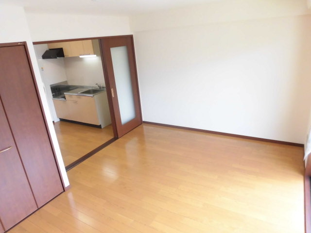 居室・リビング　別号室参考写真