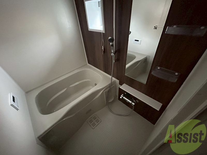 バス・シャワールーム　ゆったりくつろげそうな浴室です。一日の疲れを癒しましょう。