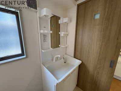 洗面設備　シャワー付き洗面化粧台付き☆