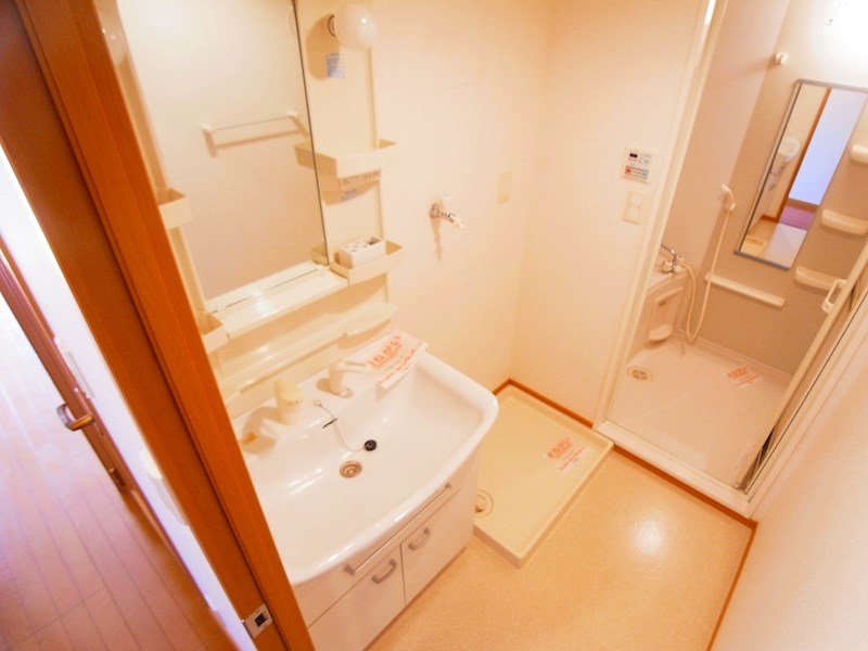 洗面設備　別部屋の写真になります