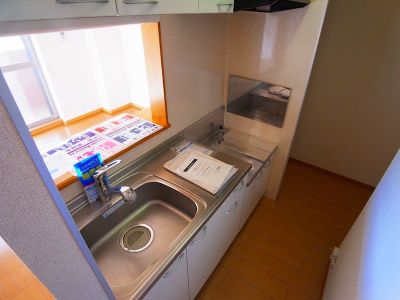 キッチン　別部屋の写真になります