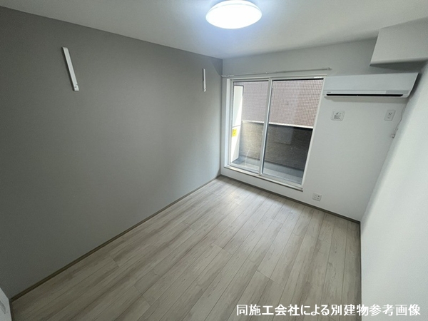 居室・リビング　こちらのリビングで趣味の時間をお楽しみください♪