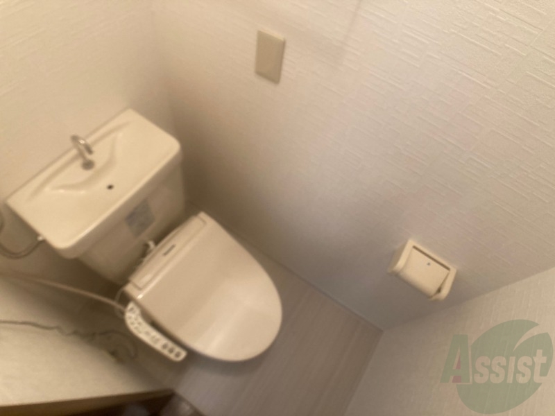 トイレ　こちらはトイレです。清潔感があり、安心して使用できます。