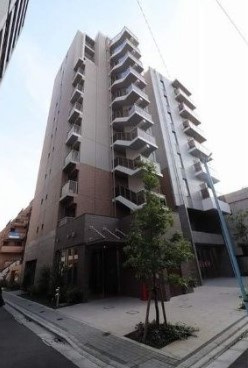 建物外観　鉄筋コンクリート造のがっちりとした建物。