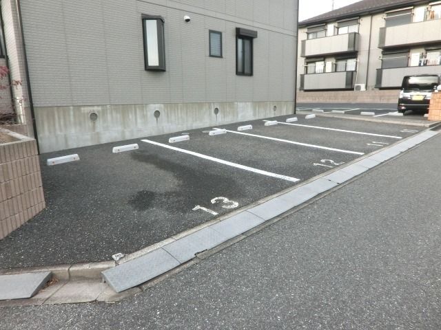 駐車場　敷地内駐車場