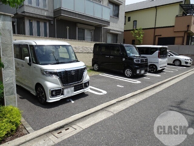 駐車場　敷地内駐車場