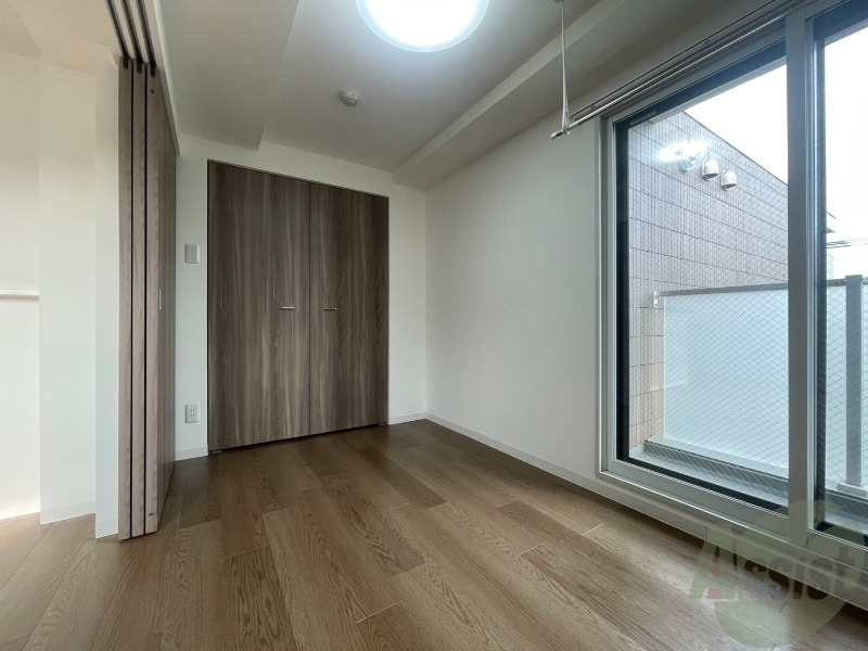 その他部屋・スペース　こちらのお部屋は光が差し込む、温かみのあるお部屋です。