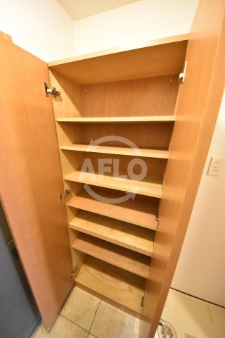 玄関　エスティライフ梅田新道　シューズボックス
