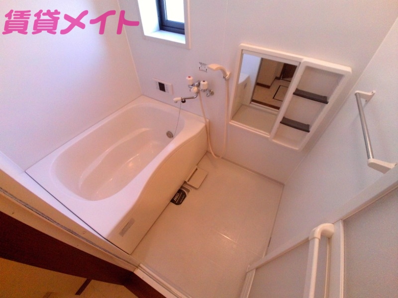 バス・シャワールーム　別部屋参考写真です
