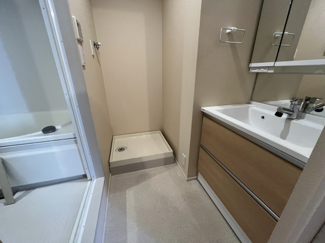 洗面設備　※同物件の別部屋参考写真です。