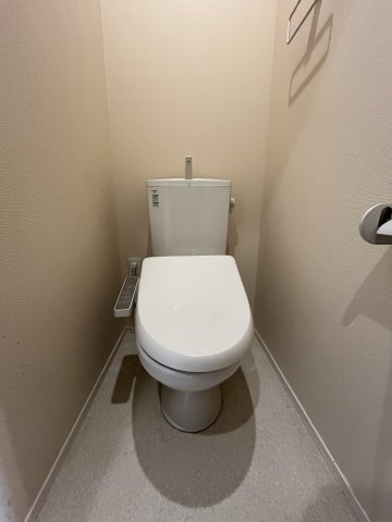 トイレ　※同物件の別部屋参考写真です。