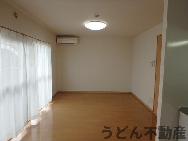 居室・リビング　うどん県のお部屋探しはうどん不動産へ うどんちゃんとLINE