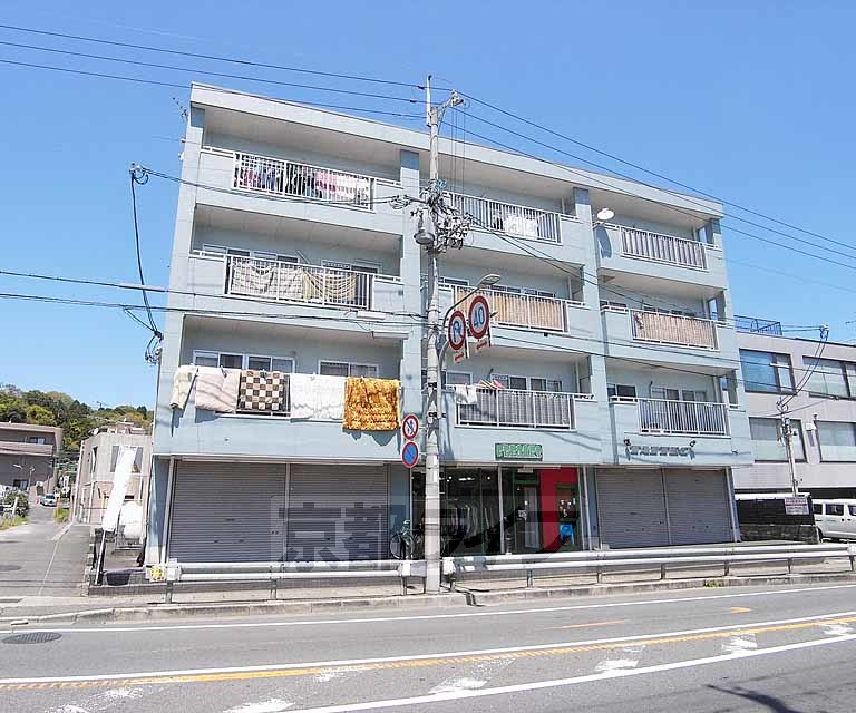 建物外観　外環沿いのファミリー物件です。