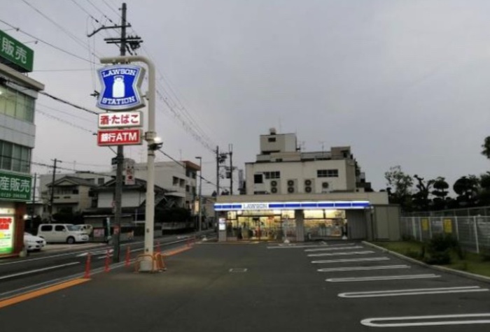 コンビニ　ローソン　寝屋川本町店（コンビニ）まで190m