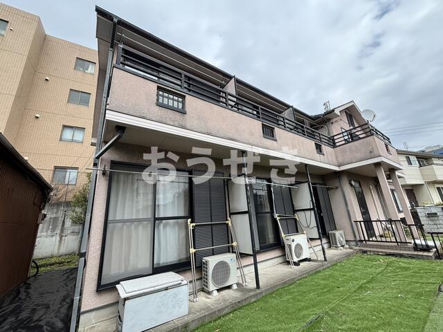 建物外観　ここに住むために一生懸命頑張…?