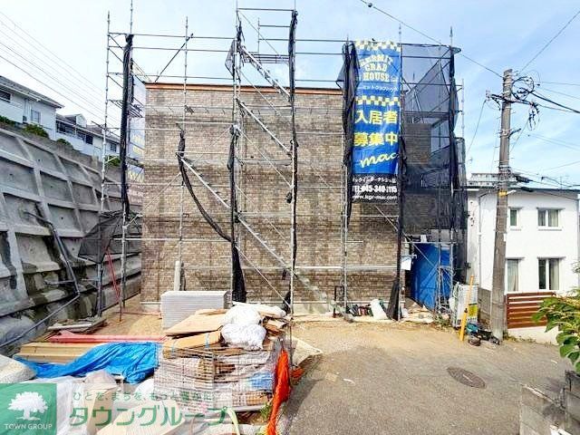 建物外観　駐車場