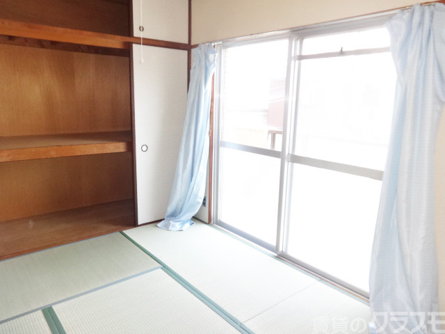 バルコニー　開放感のある窓☆早起きが楽しみになりますね♪