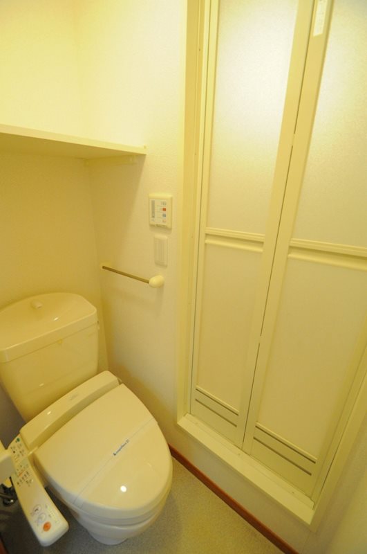 トイレ　※別のお部屋の写真です