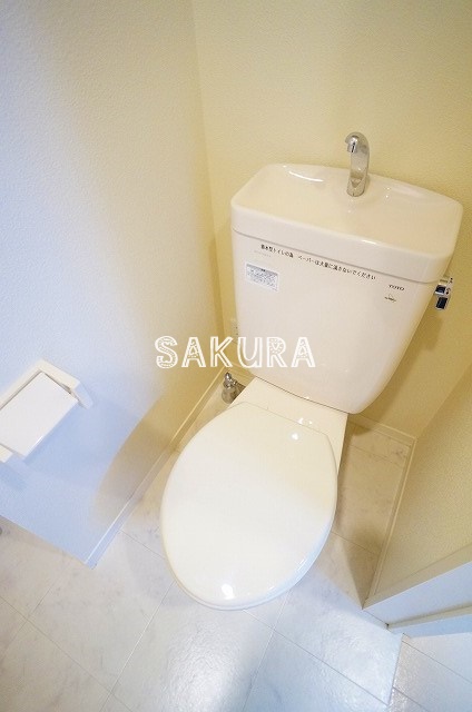 トイレ　落ち着いた色調のトイレです♪