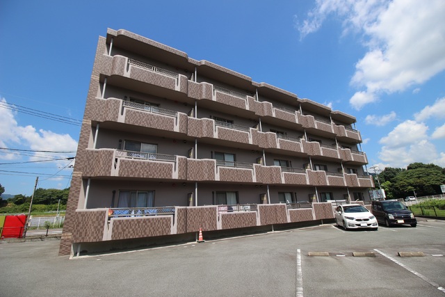 建物外観　ハウスメイトの管理物件♪ご入居後２４時間のコールセンターあり