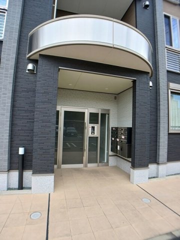 エントランス　建物の内部です