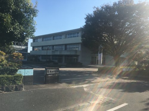 中学校　熊本市立龍田中学校（中学校）まで1902m