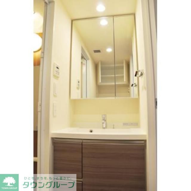 洗面設備　※写真は同タイプ住戸です。