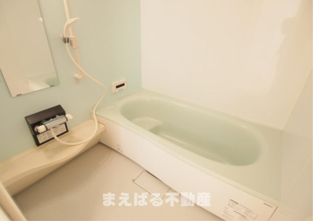バス・シャワールーム　追い焚き機能付き。※写真別部屋