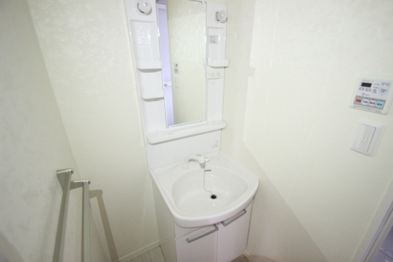 洗面設備　※別部屋の写真です
