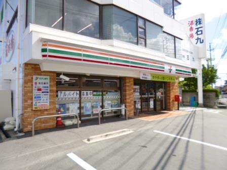 コンビニ　セブンイレブン伊勢市神田久志本町店（コンビニ）まで549m