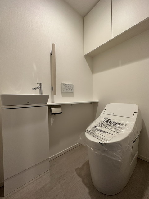 トイレ　※写真は同タイプ住戸です。