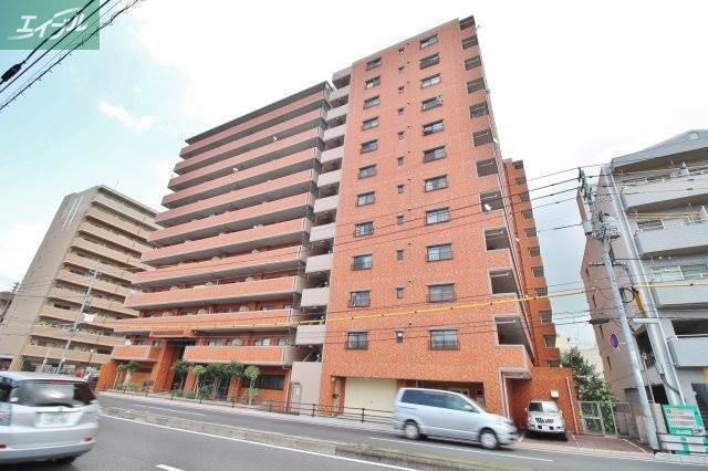 建物外観　１２階建てマンション