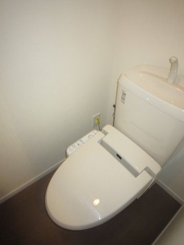 トイレ　ウォシュレット完備