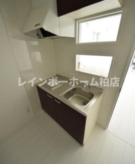 キッチン　※別部屋参考写真。