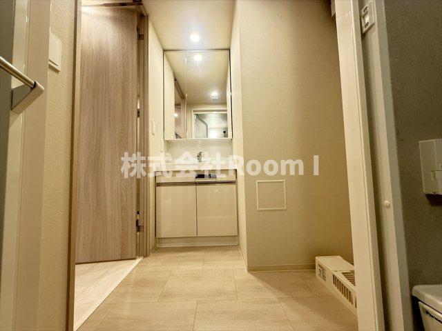 洗面設備　使いやすい独立洗面台です ※写真は別のお部屋になります