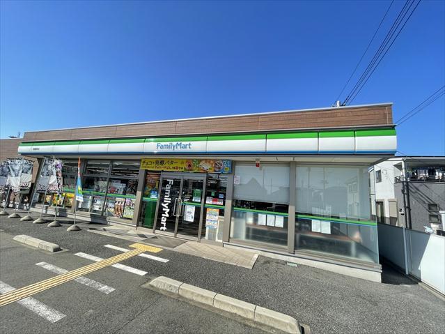 コンビニ　ファミリーマート岩槻西町店（コンビニ）まで2740m