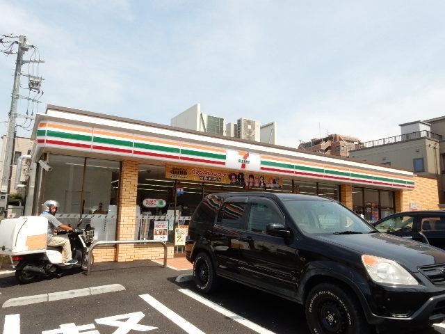 コンビニ　セブン-イレブン足立東和４丁目店（コンビニ）まで180m